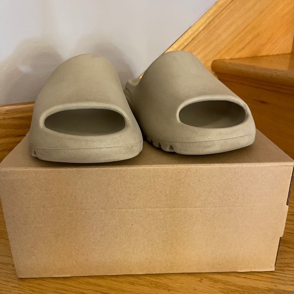 Yeezy slide resin size 10m main image 5